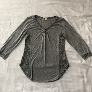 Junior’s Elbow Sleeve Blouse